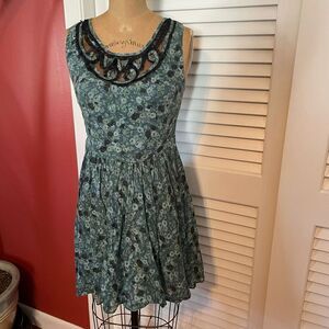 STARING AT STARS | anthropologie green floral fit & flare dress 0